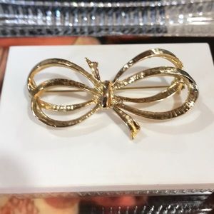 Vintage gold bow Brooch